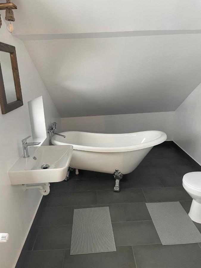Madarasi Sportbazis Hotel Capilnita Bagian luar foto